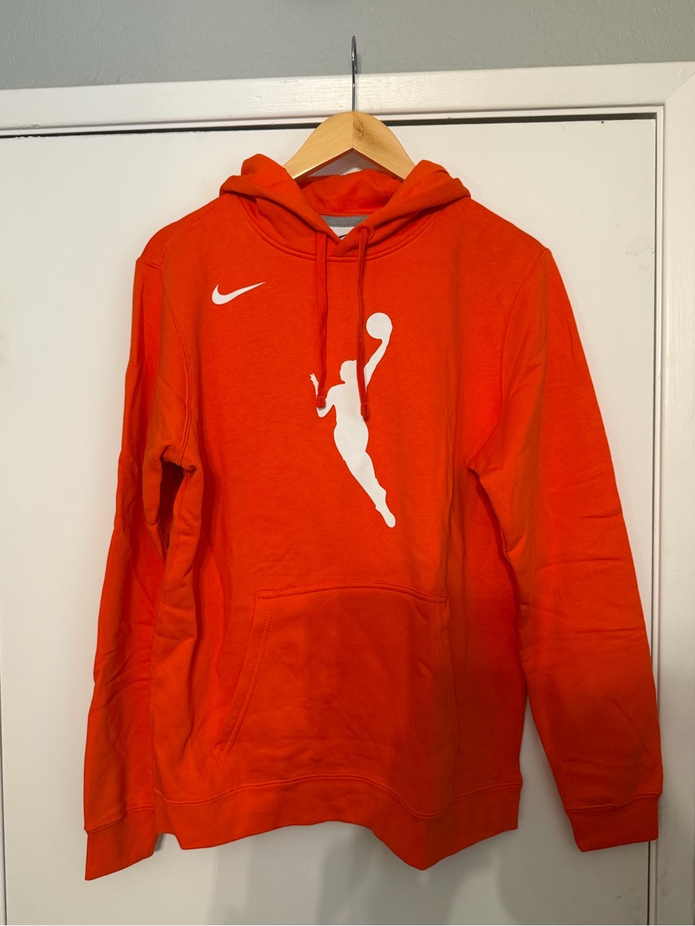Nike WNBA Men’s Orange Hoodie size Medium